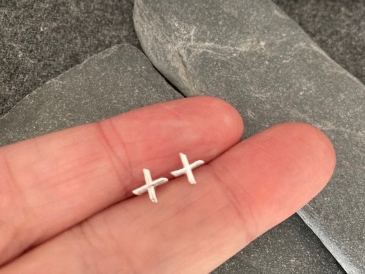 Mini Kiss X Earrings in 925 Sterling Silver