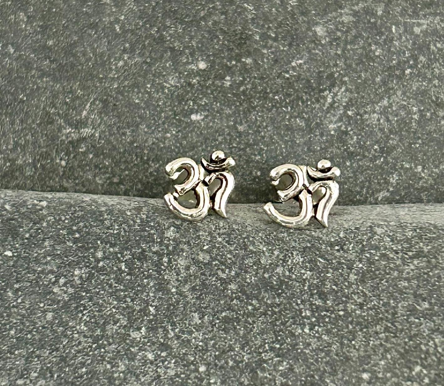 Om - 925 Sterling Silver Plain Stud Earrings, Gift-Ready