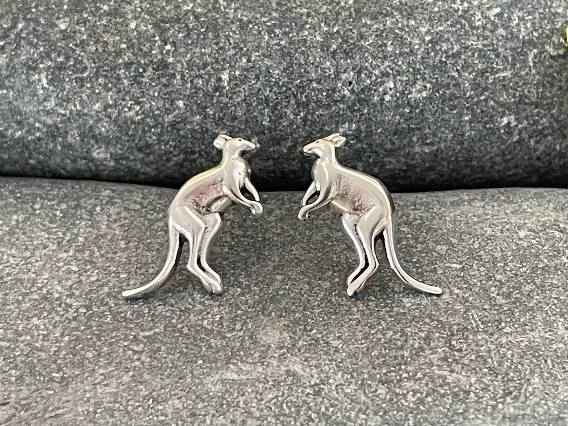 Kangaroo - 925 Sterling Silver Plain Stud Earrings