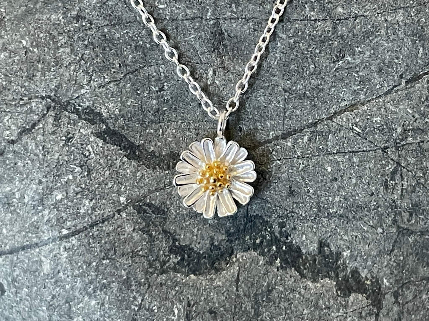 Daisy Flower Pendant Necklace in Gold Plated 925 Sterling Silver