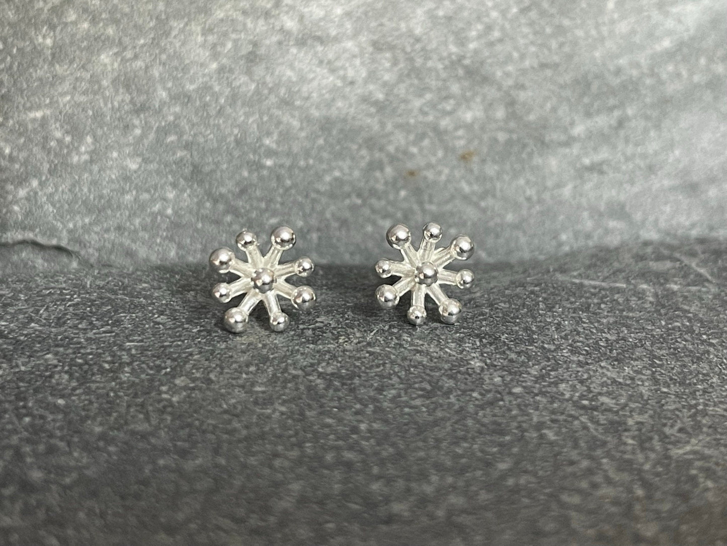 Flower Seed Head - 925 Sterling Silver Stud Earrings Boxed