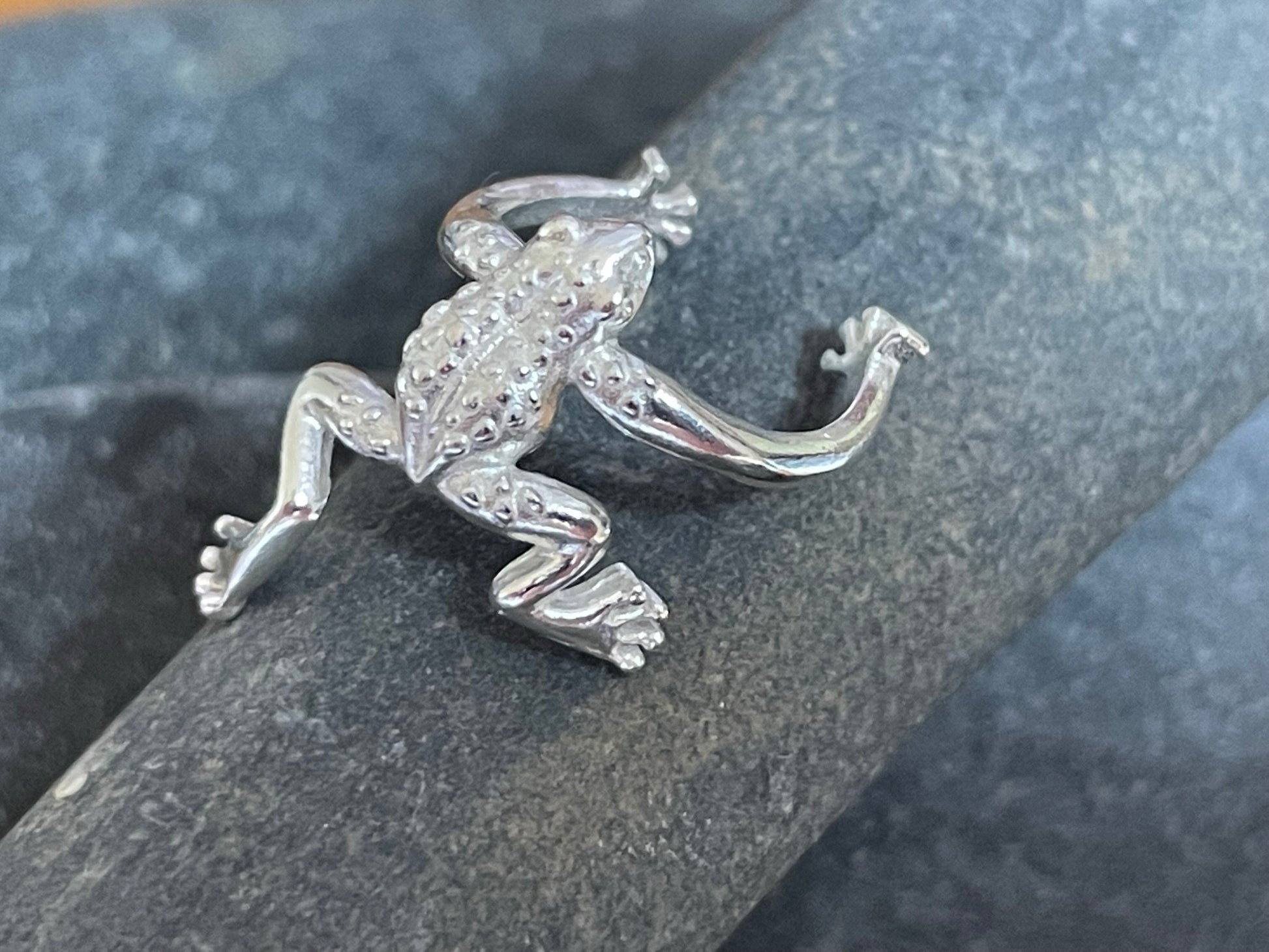 Frog - 925 Sterling Silver Ear Cuffs - Boxed