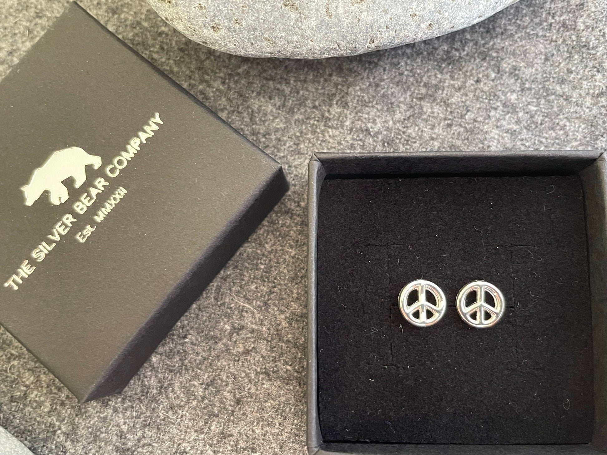 Peace (medium) - 925 Sterling Silver Plain Stud Earrings