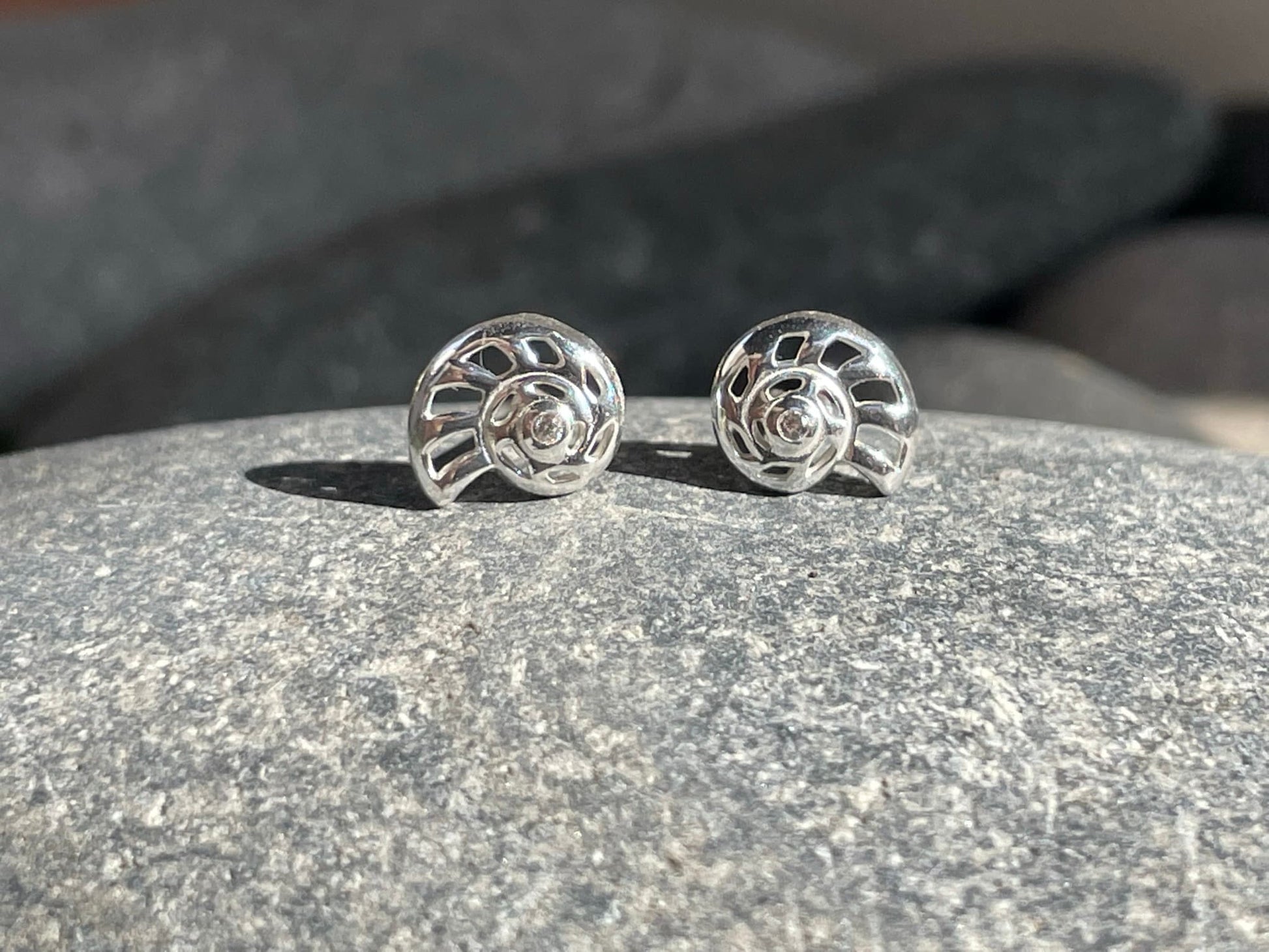 Shell - 925 Sterling Silver Cubic Zirconia CZ Stud Earrings