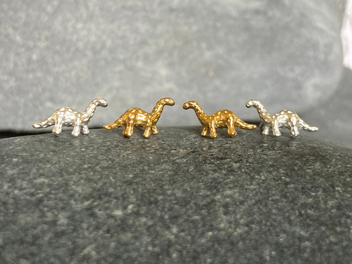 Dinosaur Brontosaurus - 925 Sterling Silver Stud Earrings - Boxed