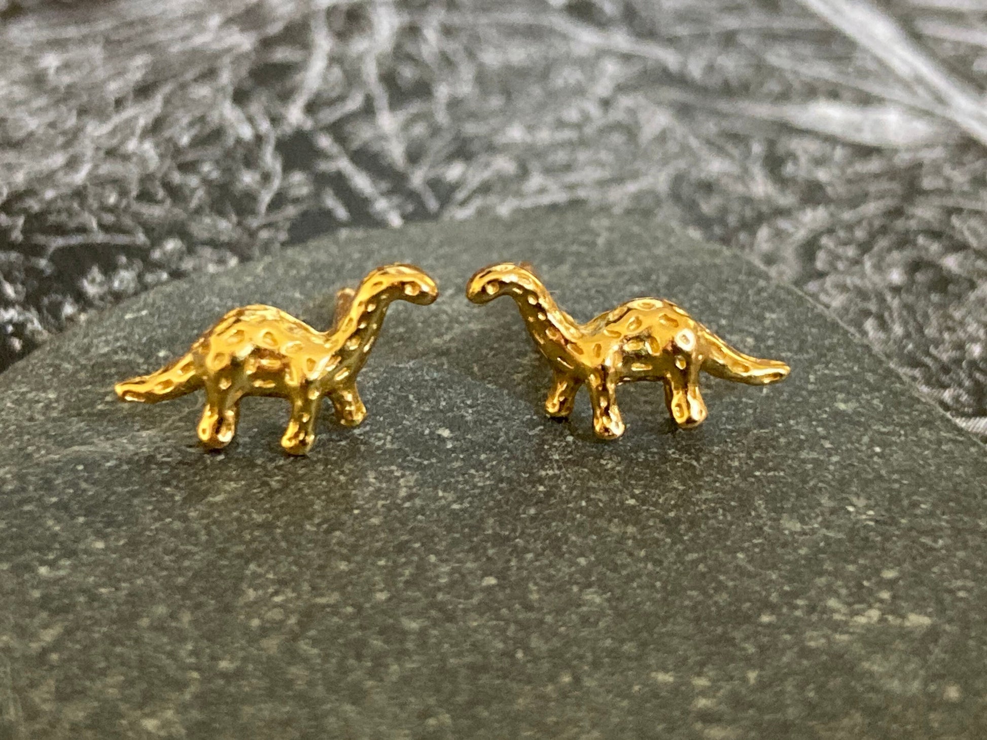 Dinosaur Brontosaurus - 14ct Gold Plated 925 Sterling Silver Stud Earrings - Boxed