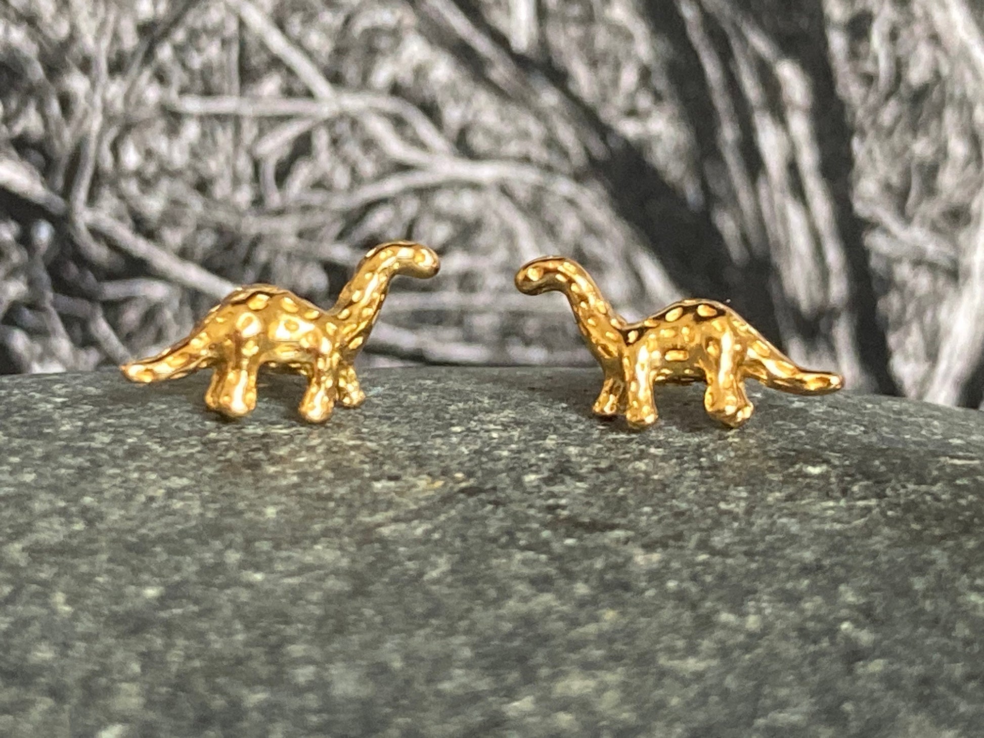 Dinosaur Brontosaurus - 14ct Gold Plated 925 Sterling Silver Stud Earrings - Boxed