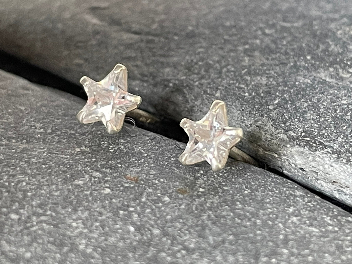 CZ White Star - 925 Sterling Silver Ear Studs with 5mm White Cubic Zirconia - Boxed