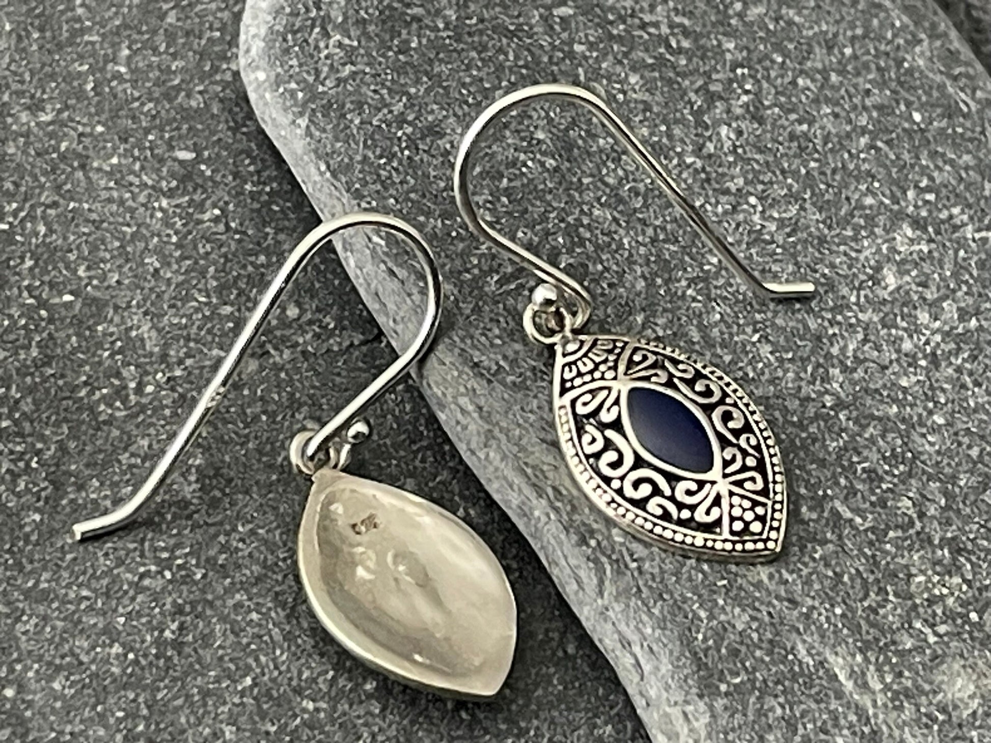 Marquise Bali - 925 Sterling Silver Plain Earrings - Dark Blue Enamel, Oval.