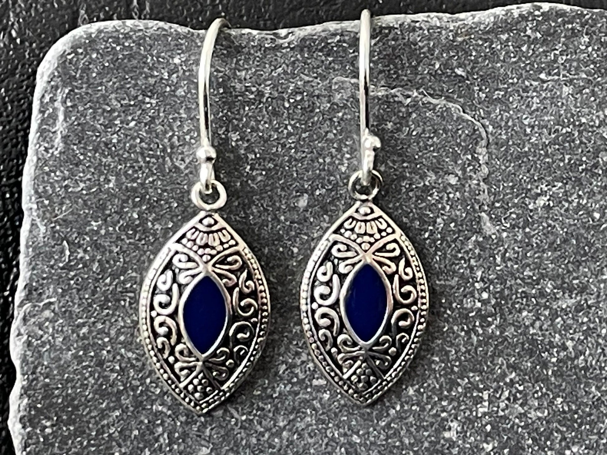 Marquise Bali - 925 Sterling Silver Plain Earrings - Dark Blue Enamel, Oval.