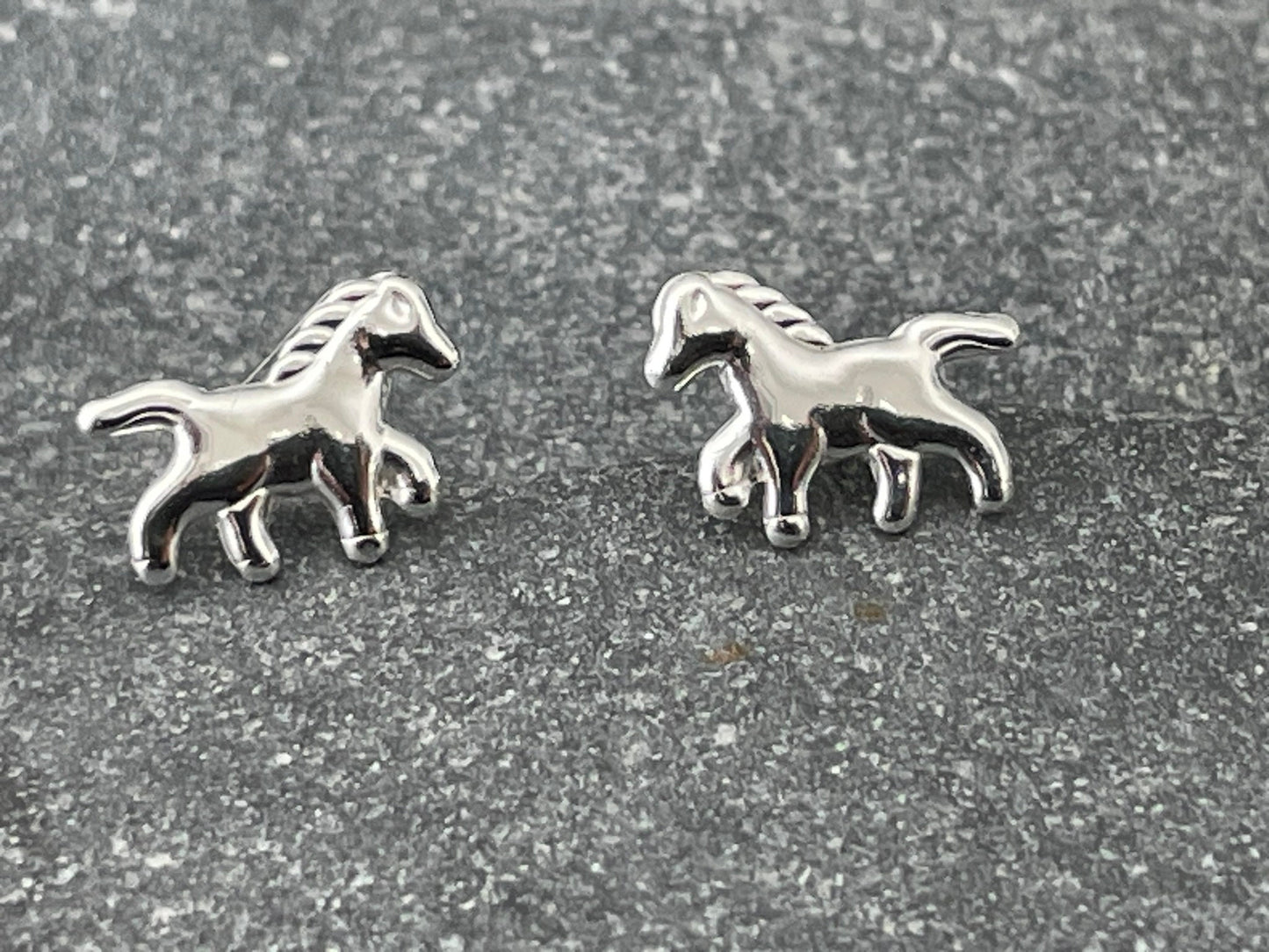 Horse - 925 Sterling Silver Plain Stud Earrings Boxed