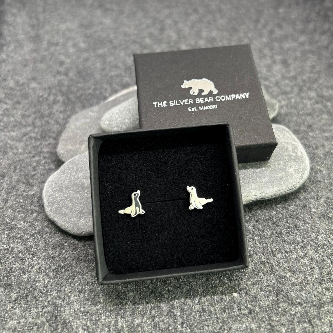 Seal - 925 Sterling Silver Plain Stud Earrings