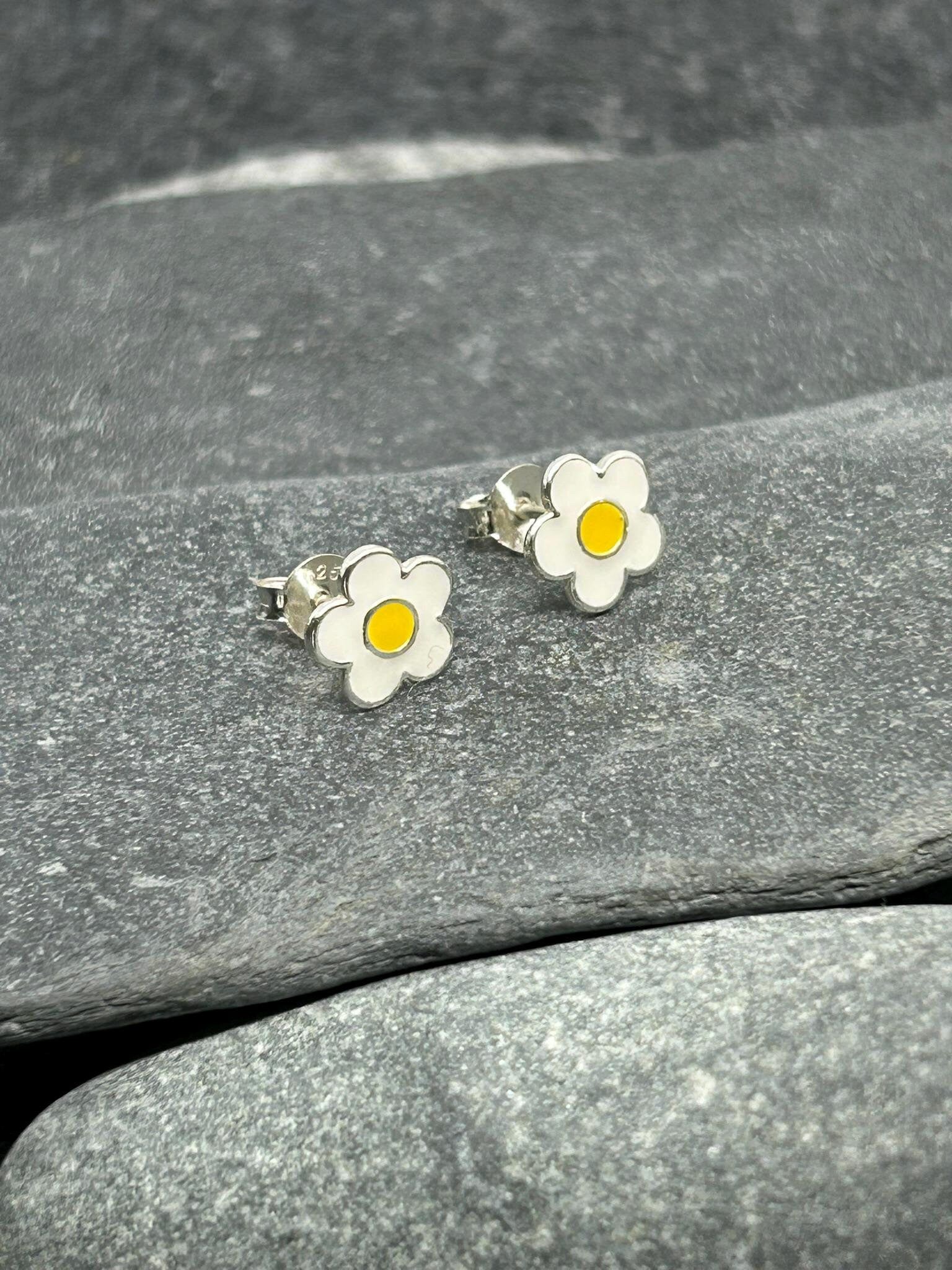 Flower Daisy - 925 Sterling Silver Plain Colourful Ear Studs