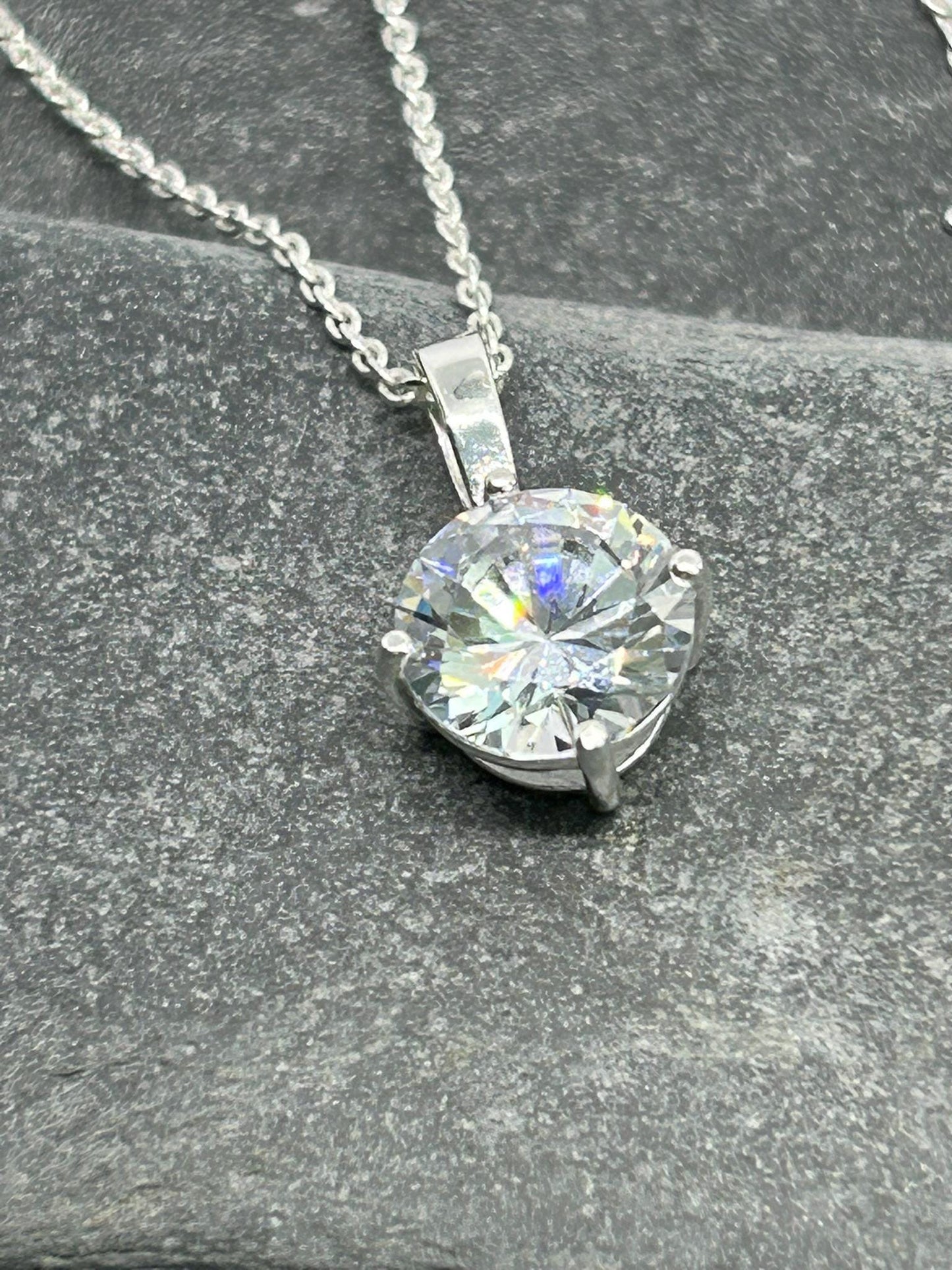 Round CZ Sparkle Pendant Necklace in 925 Sterling Silver