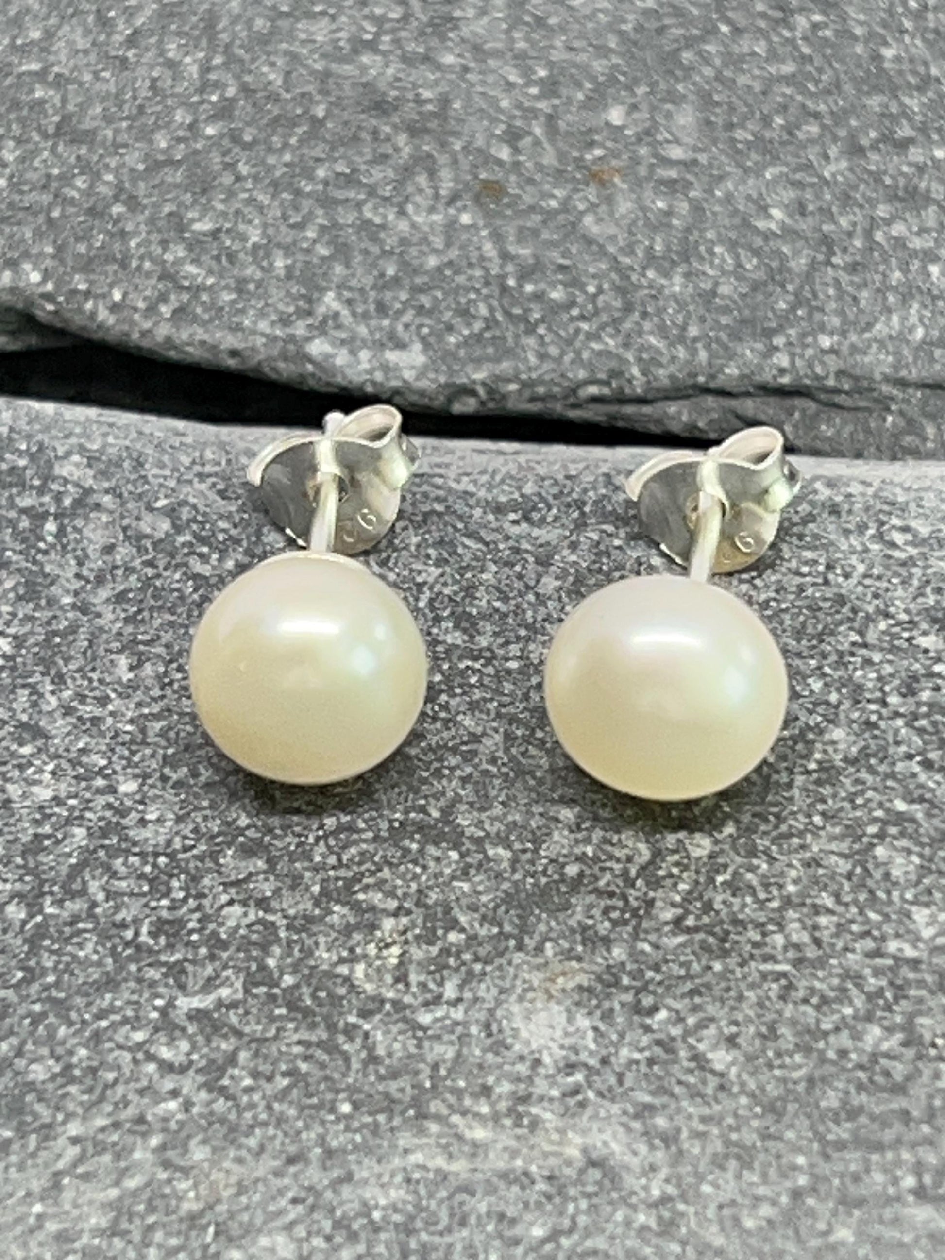 Freshwater Pearl - 7mm 925 Sterling Silver Stud Earrings